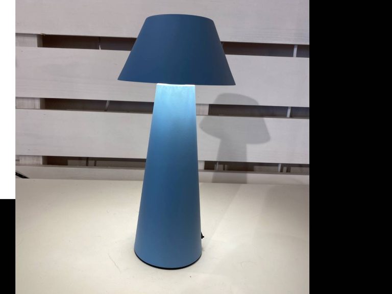 Max oppladbar bordlampe