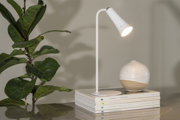 No cable bord/vegglampe oppladbar